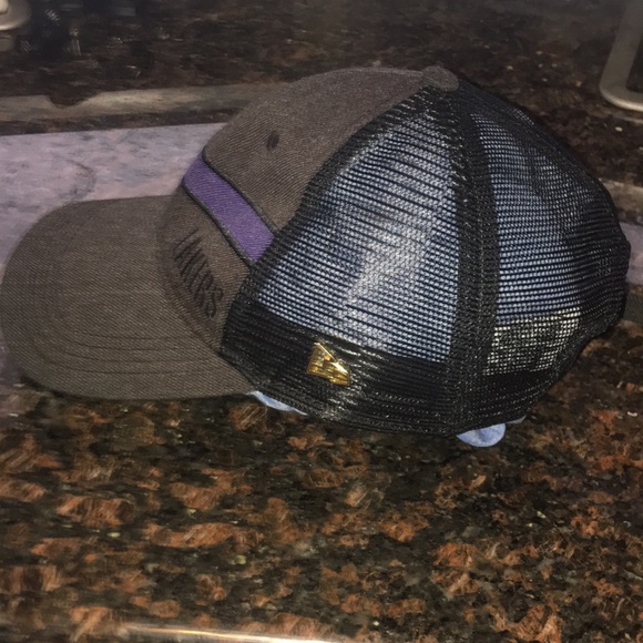 New Era Black Label LA Lakers Trucker Style Hat - Picture 2 of 8